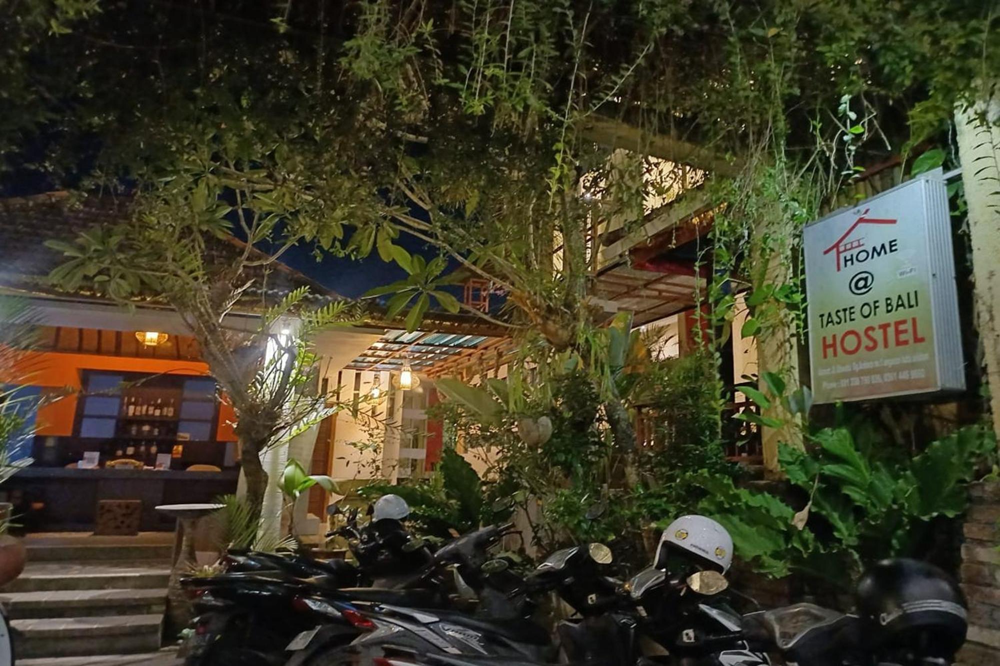 Taste Of Bali Hostel Kuta Lombok Eksteriør billede