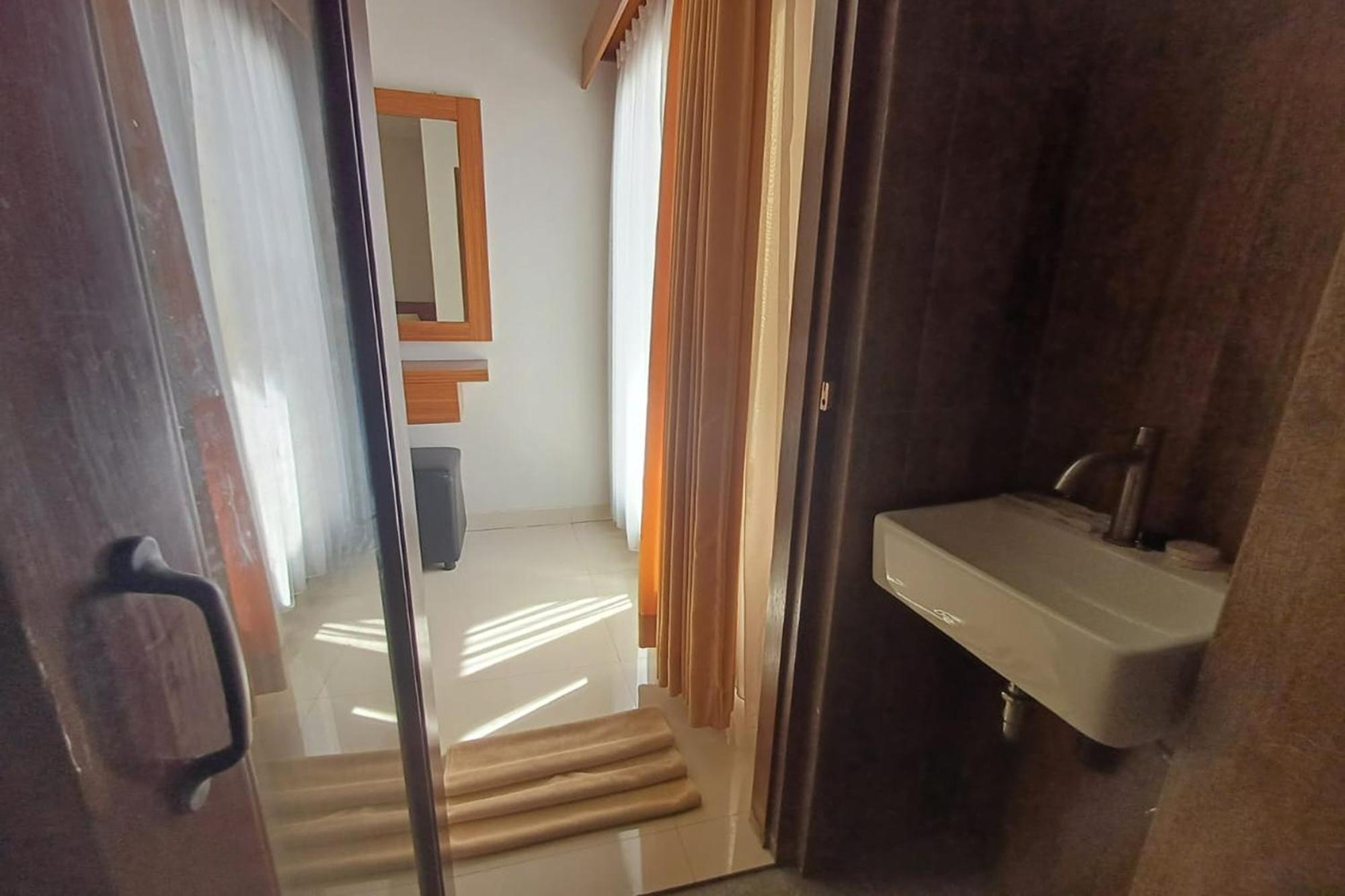 Taste Of Bali Hostel Kuta Lombok Eksteriør billede